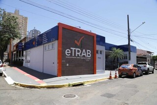 A eTRAB fica na Rua Brasil, 236 – Centro. (Foto: Kísie Ainoã)