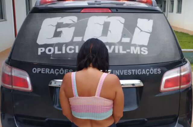 Foragida &eacute; presa por tr&aacute;fico de drogas e justifica crime com desemprego