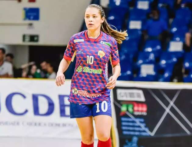 Melhor jogadora da Ta&ccedil;a Brasil de Futsal, Kamila Lobo ressalta trajet&oacute;ria