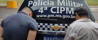 Homens de 29 e 58 anos foram presos pela Polícia Militar. (Foto: Divulgação | PMMS)