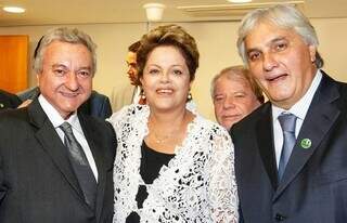 Heitor Miranda ao lado da ex-presidente Dilma Roussef (PT) e do ex-senador e ex-petista, Delcídio do Amaral. (Foto: Facebook/Reprodução)