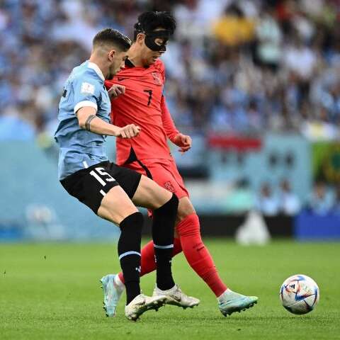 Uruguai e Coreia do Sul estreiam com empate sem gols 