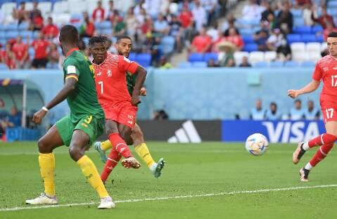 Suíça abre último dia de estreias com vitória sobre Camarões