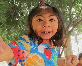 Sandy Vitória tem três anos e precisa de R$ 4 mil para tratamento em Brasília. (Foto: Arquivo Pessoal)