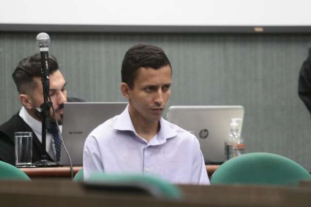 Ex-militar alega que estava cansado de agress&otilde;es e tentou apenas conter esposa