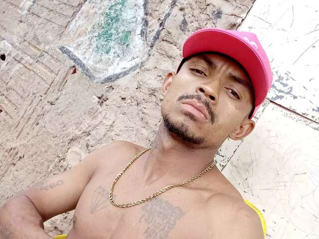 Rapaz &eacute; assassinado a facadas ap&oacute;s agredir esposa