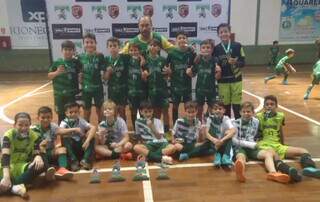 Time sub-11 da Escola Pelezinho foi a campeã da categoria (Foto: Divulgação)