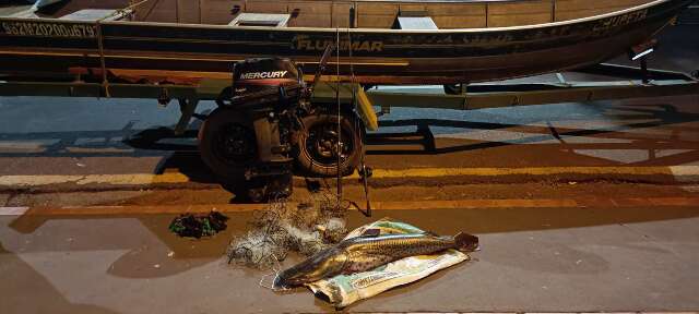 Dois s&atilde;o presos ao serem flagrados pescando durante a Piracema 