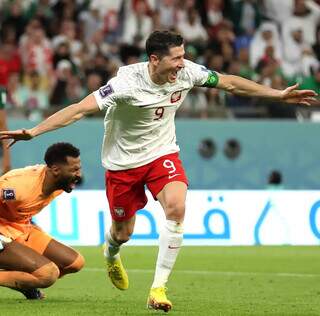 Lewandowski comemorando seu primeiro gol em Copas do Mundo (Foto: Divulgação/FIFA)