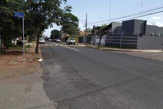 Moradores reclamam de recapeamento mal feito no Rita Vieira