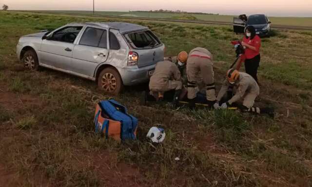 B&ecirc;bado, homem de 43 anos capota ve&iacute;culo e sofre traumatismo em Casa Verde