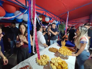 Também não faltou comida típica. (Foto: Assessoria)