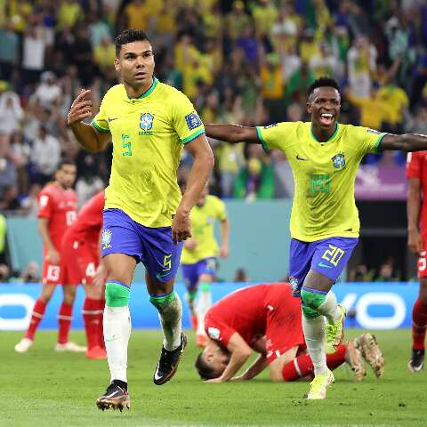 Com gola&ccedil;o de Casemiro, Brasil vence Su&iacute;&ccedil;a e est&aacute; classificado para as oitavas