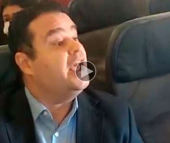 F&aacute;bio Trad bate-boca com bolsonaristas em avi&atilde;o