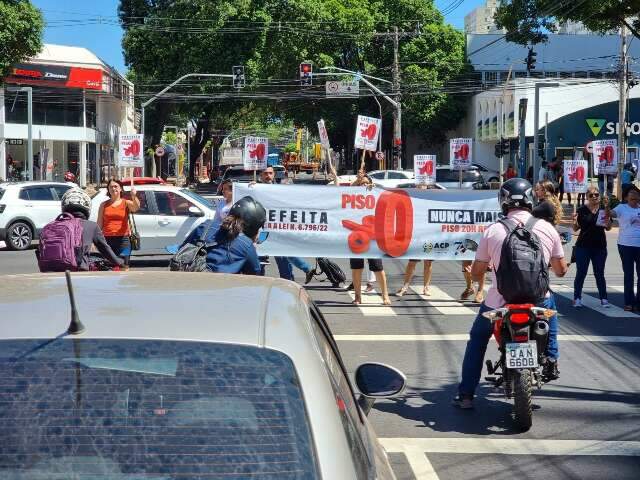 Prefeita oferece reajuste de 4,7% a professores