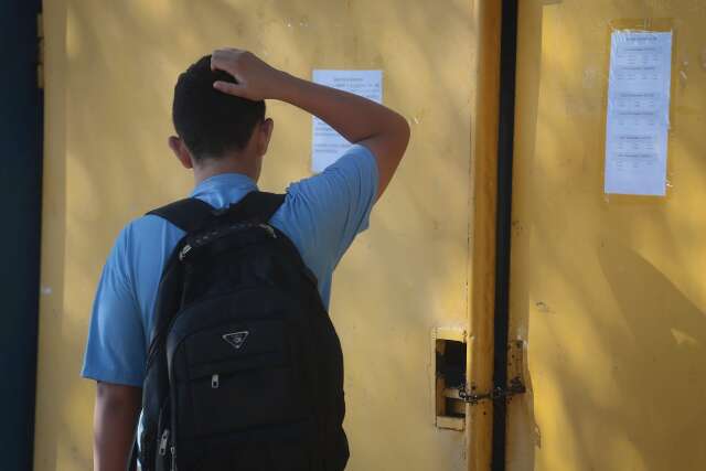 Escolas fechadas t&ecirc;m pais desavisados e professores amea&ccedil;am com greve
