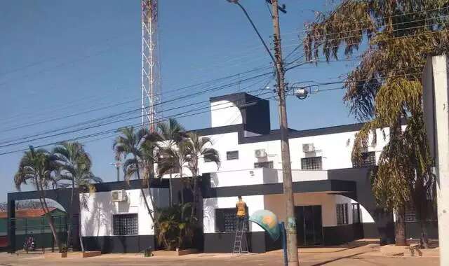 Mulher &eacute; presa abrindo conta com documentos falsos a mando de presidi&aacute;rios  
