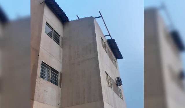 Chuva provoca estragos em condom&iacute;nio de Campo Grande