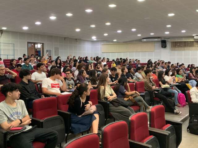 Com muita anima&ccedil;&atilde;o e dicas valiosas, UFMS ter&aacute; aul&atilde;o gratuito para vestibular