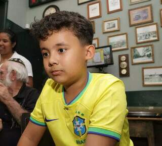 Davi Rocha Viana estava no Mercearia, acompanhado dos pais e familiares nesta sexta-feira(Foto: Kísie Ainõa)