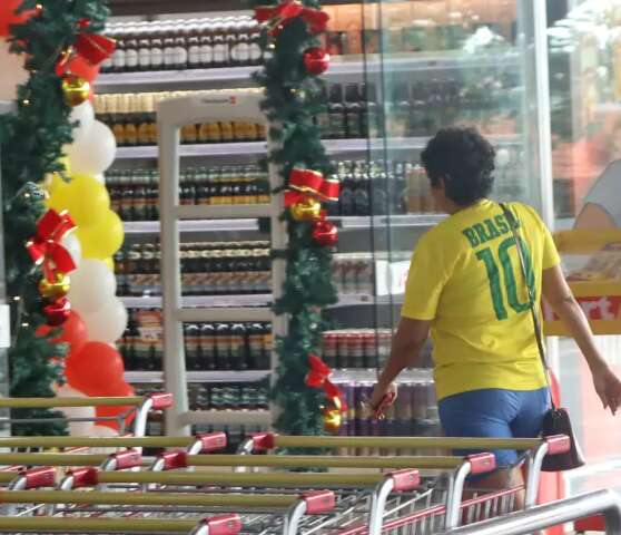 Para fugir de filas, torcedores optaram em ir ao mercado durante jogo do Brasil
