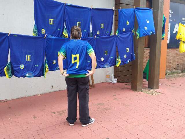 Com delay de um jogo, finalmente camisa 9 chegou aos canteiros de Campo Grande