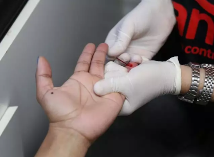 Ação do Dezembro Vermelho oferece testes rápidos de HIV, hepatite e sífilis 