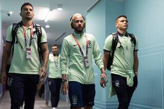 Danilo, Neymar e Thiago Silva chegando ao estádio 974 (Foto: Divulgação/CBF)