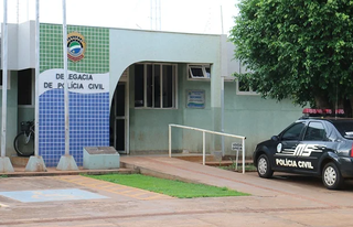 B&ecirc;bada, mulher &eacute; detida ap&oacute;s abandonar beb&ecirc; em carro 