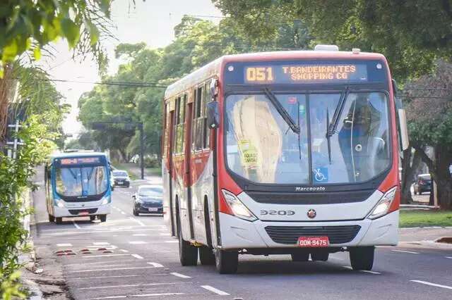 Cons&oacute;rcio diz que n&atilde;o tem dinheiro para sal&aacute;rio de motoristas