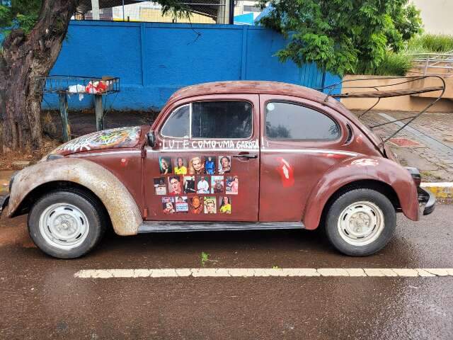 Madalena &eacute; Fusca de 1977 que virou s&iacute;mbolo de luta para professora