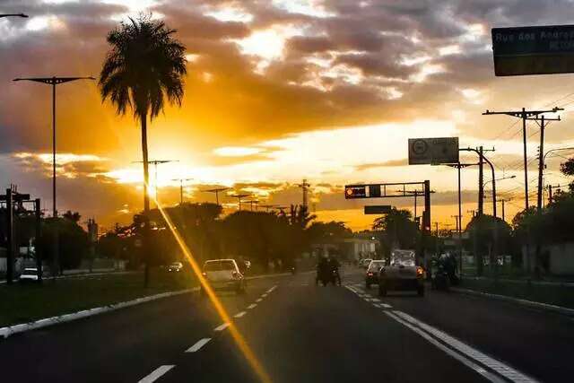 MS registra temperatura mais alta do m&ecirc;s, com sensa&ccedil;&atilde;o t&eacute;rmica de at&eacute; 46 graus