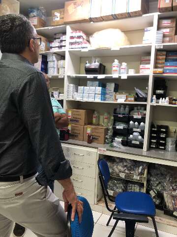 Secret&aacute;rio vistoria estrutura e estoque de medicamentos em UPA
