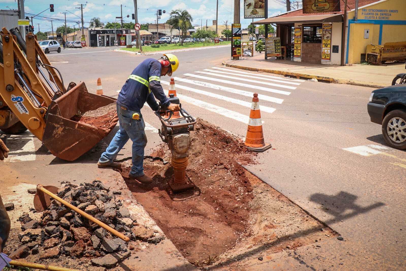 Empresa Vai Tapar Buraco Mas Caminh O Cai Antes De Executar Servi O