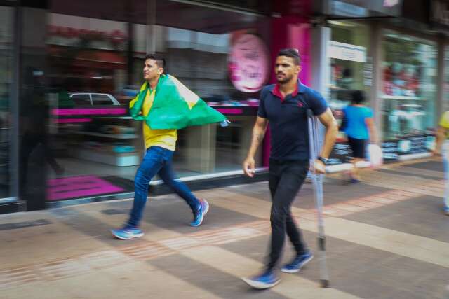 Torcedores relatam confian&ccedil;a no hexa para jogo diante da Cro&aacute;cia