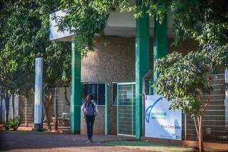 Portão de entrada do campus do IFMS em Campo Grande. (Foto: Henrique Kawaminami/Arquivo)