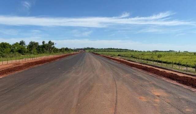 Obra da rodovia Sul-Fronteira avan&ccedil;a e Agesul ainda faz conten&ccedil;&atilde;o de eros&atilde;o