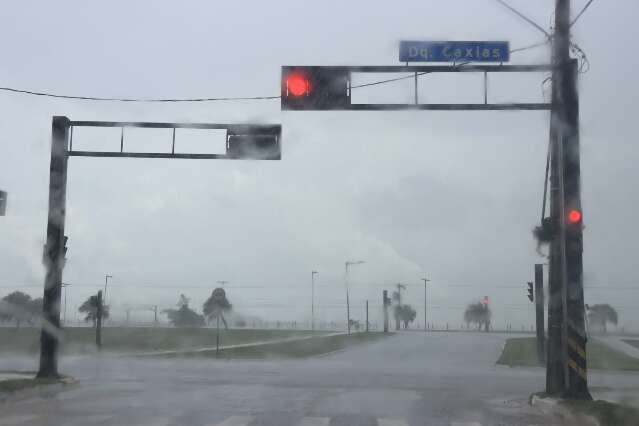 Durante a tarde, Campo Grande registra chuva forte neste domingo