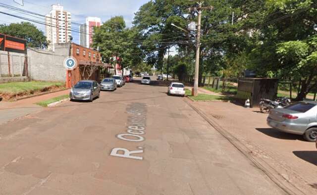 M&atilde;e &eacute; presa ap&oacute;s trancar crian&ccedil;a em carro para participar de comemora&ccedil;&atilde;o em bar