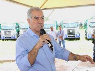 Reinaldo entrega m&aacute;quinas e ve&iacute;culos para agricultura familiar em 39 munic&iacute;pios