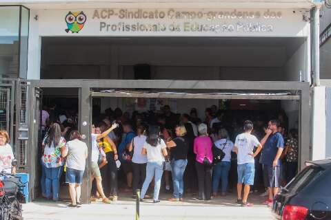 Professores paralisam na quinta-feira para analisar proposta de prefeita 