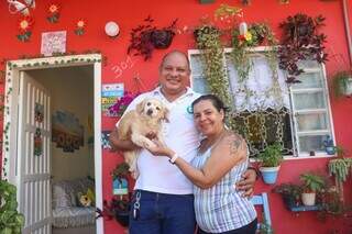 Gerry, Sol e Vita formam família que vive na &#39;Casa das Flores. (Foto: Paulo Francis)