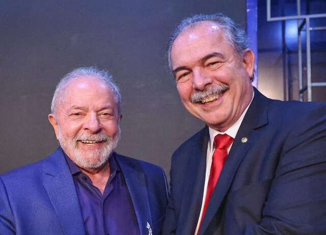 Lula anuncia Aloizio Mercadante para presid&ecirc;ncia do BNDES 