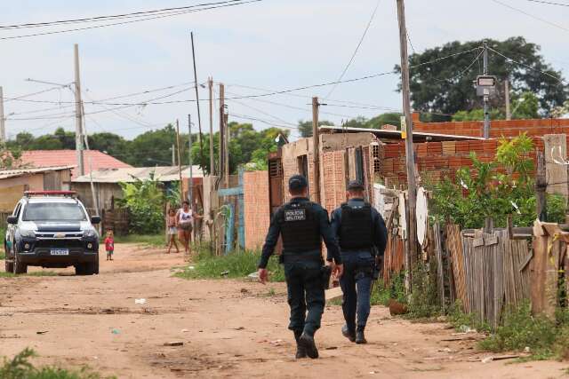 Moradora Ouve Barulho E Encontra Homem Morto A Tiros No Quintal De Casa ...