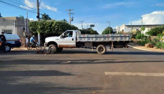 Idosa morre a caminho do hospital após ser atingida por camionete