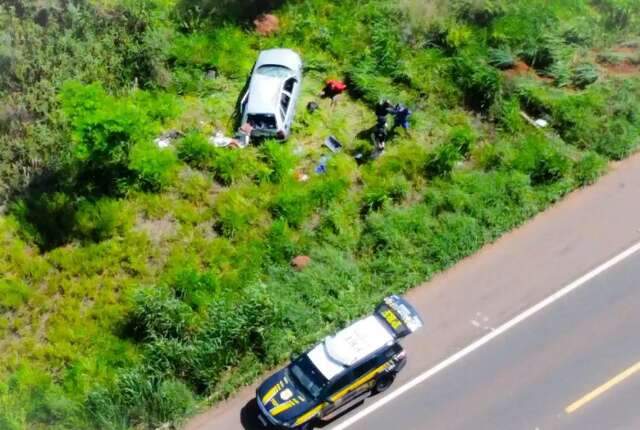 Gêmeos de 1 mês ficam em estado grave após traficante capotar veículo