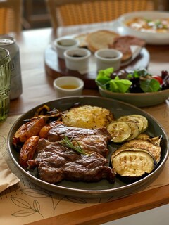 Almoço executivo traz diversos pratos saborosos e para todos os gostos. (Foto: Divulgação)