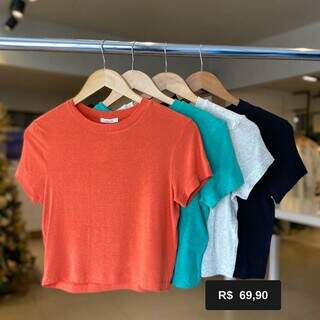 T-shirts podrinhas tem variedade de cores e numeração. (Foto: Divulgação)