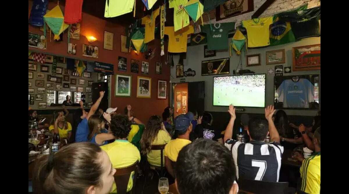 Hoje tem Brasil: torcida vai à loucura antes de jogo contra Camarões