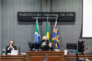 Sessão de julgamento na 2ª Vara do Tribunal do Júri de Campo Grande. (Foto: Henrique Kawaminami)